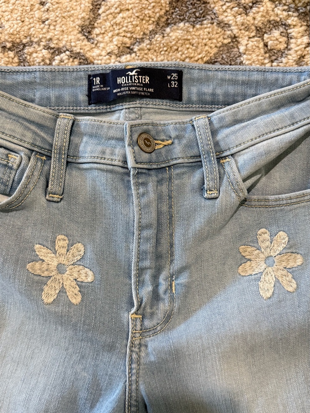 Hollister Ultra High Rise Vintage Flare Jeans 25x32 Floral Embroidered Y2K - Picture 3 of 6